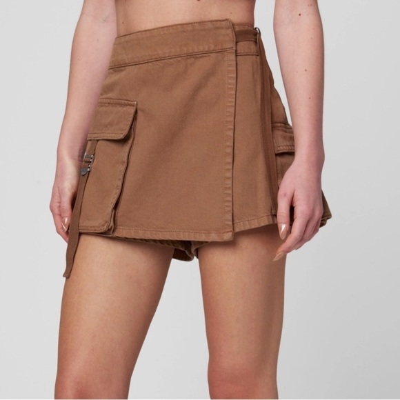 Blank NYC Pants - Blank NYC high waist denim cargo skort, size 26